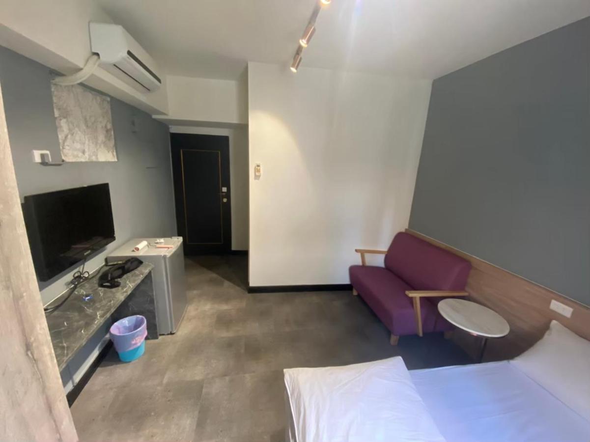 Fengjia Gift Box Homestay Taichung Exterior foto