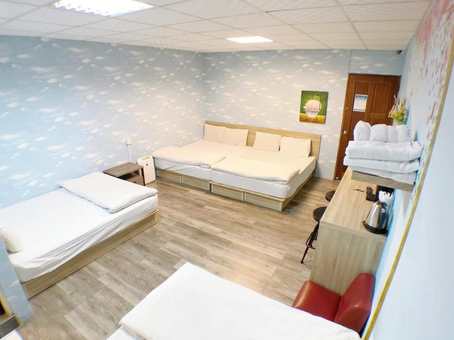 Fengjia Gift Box Homestay Taichung Exterior foto